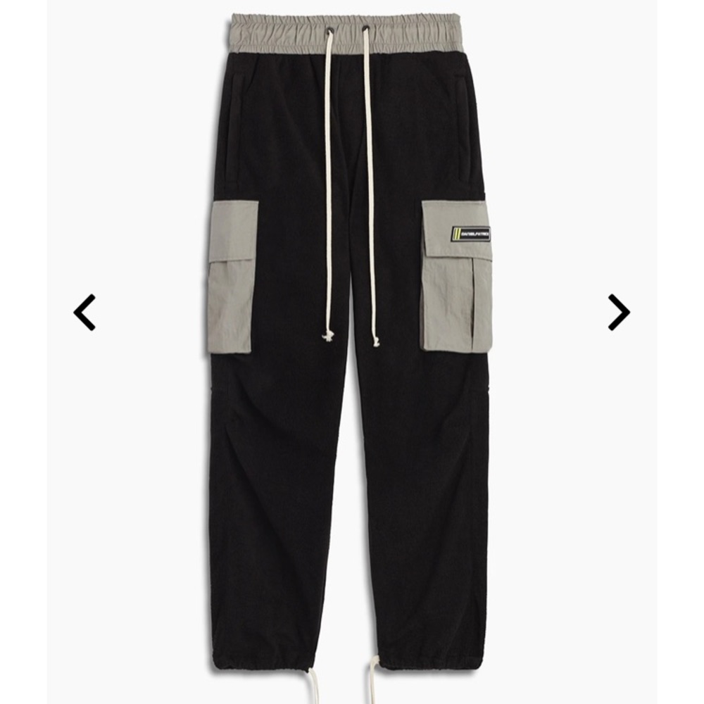 Daniel Patrick cargo fleece pants. Sz L.